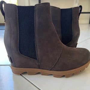 Sorel Joan of Arctic Wedge Brown/black/tan Womens Slip-On Boots Size 7